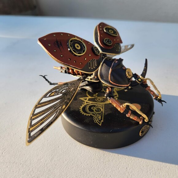 New Electric Insect Metal Desk Decor Toy Rhinoceros Beetle Flapping Wings Steam - Picture 5 of 15